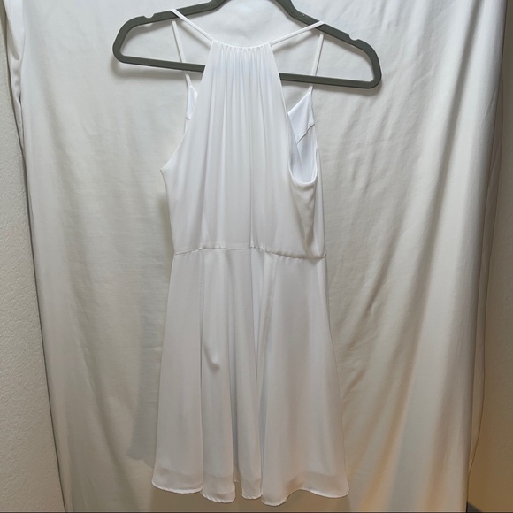 White flowy dress - Picture 3 of 4